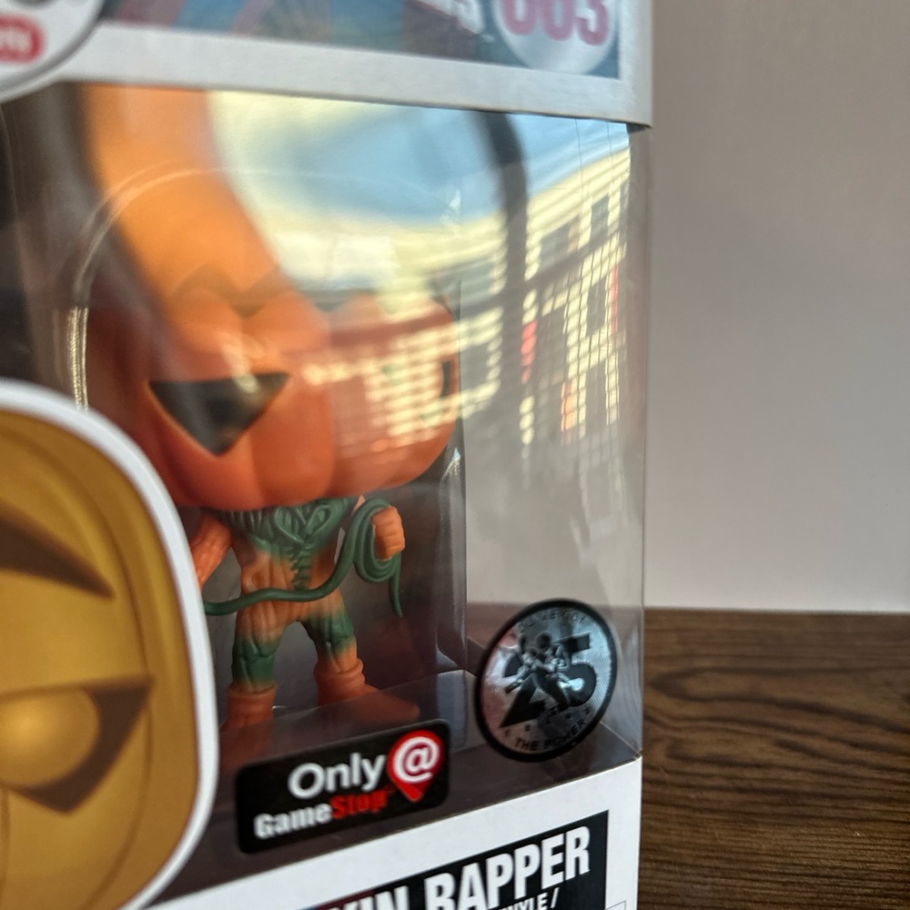 Pumpkin Rapper Vinyl Figure - Picture 2 of 7